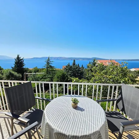 Apartamento Mit Terrasse By Interhome